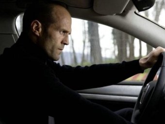 Стоп-кадр из фильма «Перевозчик».